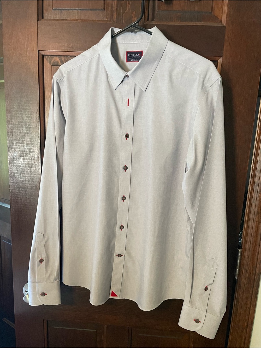 UNTUCKit Men's Light Gray Long-Sleeve Dress Shirt with Red Accents